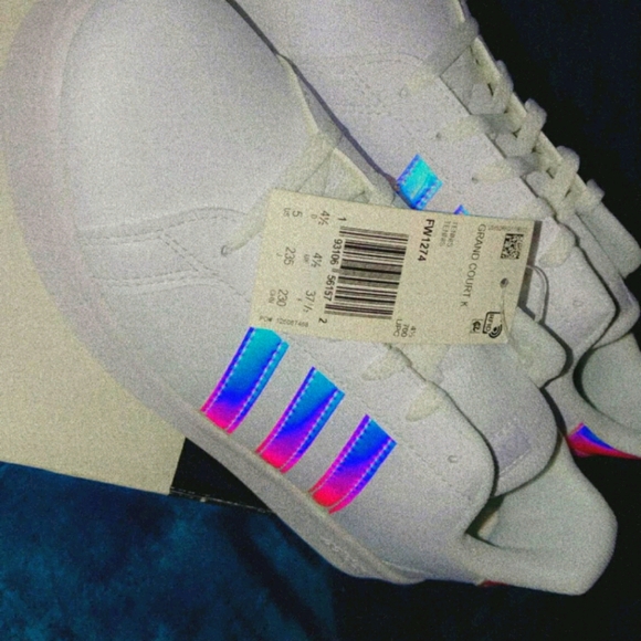 Shoes - Picture 3 of 4